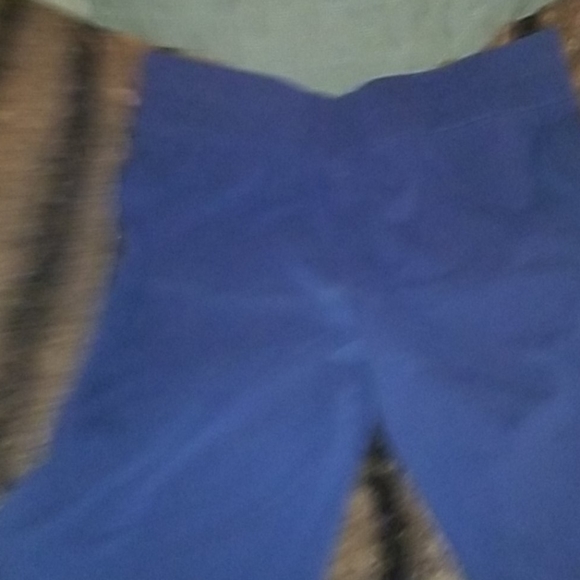 2 Shorts - Picture 4 of 9